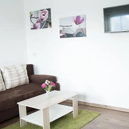 泰蕾兹公寓 * 艾奇